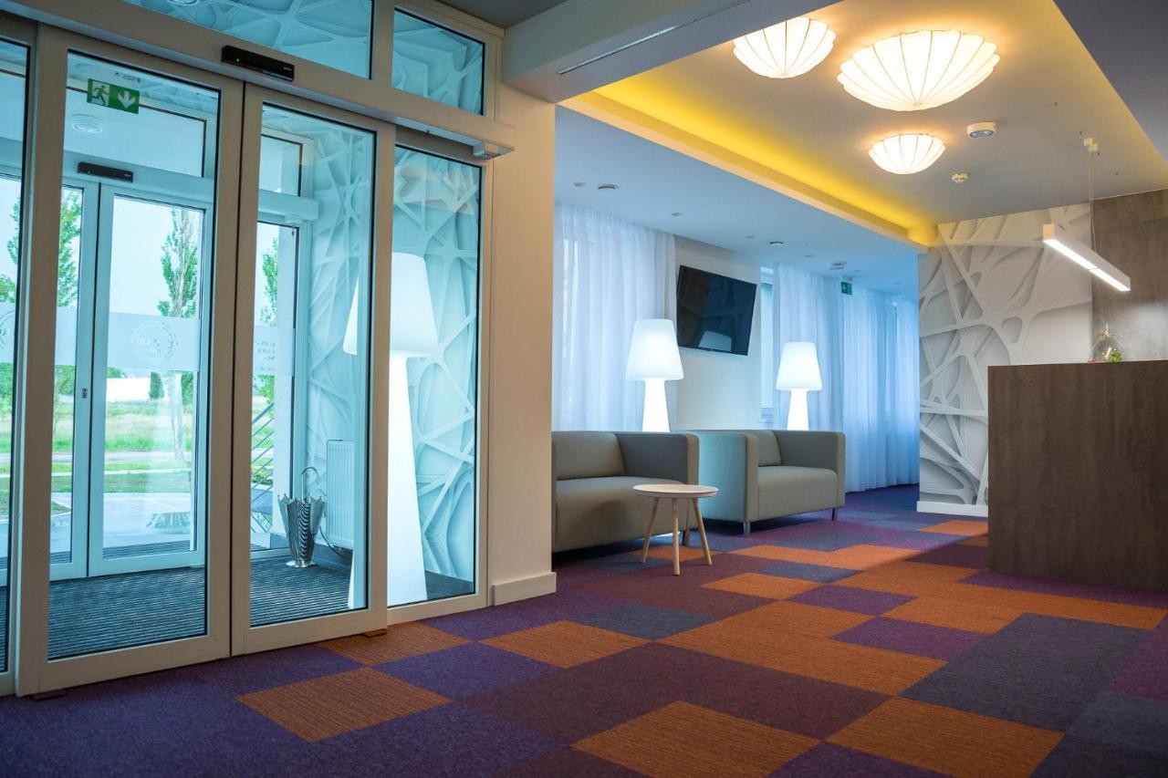 Hotel Quattro Neustettin Exterior foto